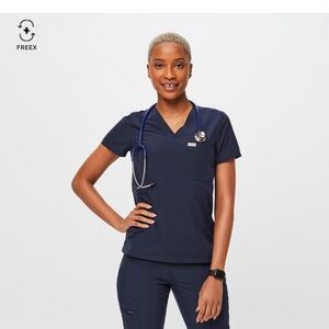 Figs Womens navy freex catarina one pocket scrub top large